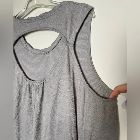 Umgee Women's Keyhole Tank - Picture 8 of 10